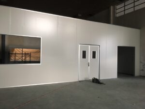 panel-cach-nhiet-cho-phong-sach