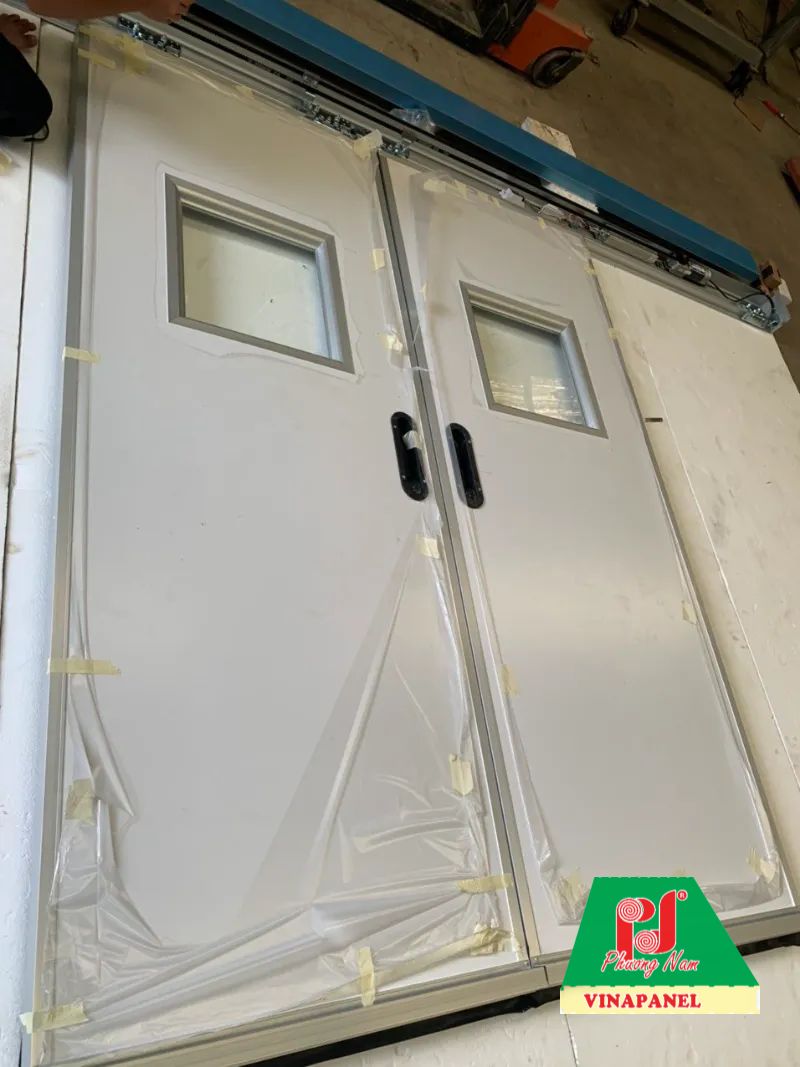 cửa panel nhựa chống ăn mòn