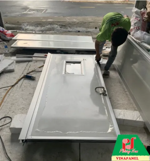cửa panel chống ăn mòn