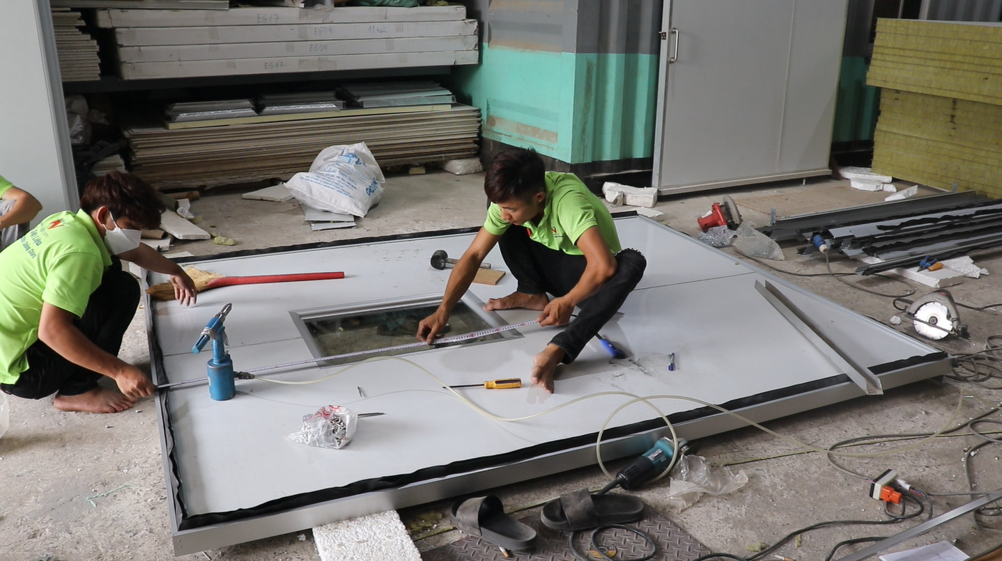 sản xuất cửa panel phòng sạch phương nam