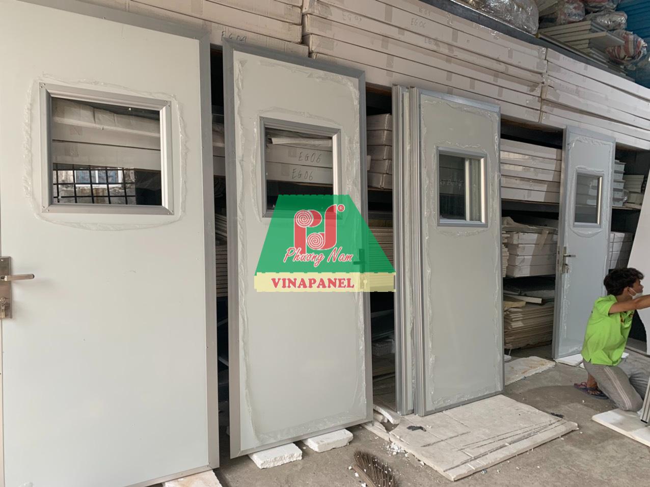 Bảng giá cửa panel cách nhiệt theo kích thước hiện nay