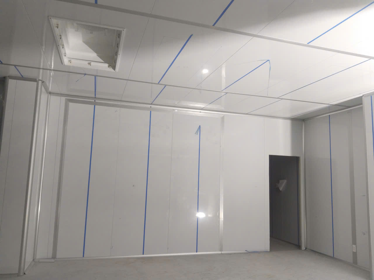 Cập nhật báo giá thi công Panel phòng sạch đạt chuẩn GMP 2026